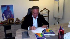 Kırmızı Deniz Mavi İnsan: Deniz Gibi Hafıza ve İç Yolculuklar