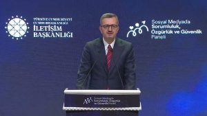Sosyal Medyada Sorumluluk ve Güvenlik: Dijital Dünyanın Dengeli Yönetimi