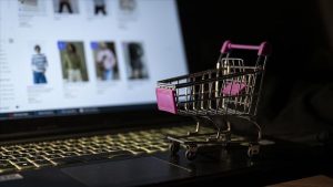 Ticaret Bakanlığı: E-Ticaret Pazaryerlerinde Fahiş Fiyat Artışlarına Karşı Yeni Denetimler ve Cezalar