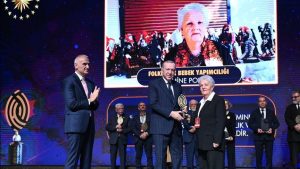 Yaşayan İnsan Hazineleri ve Türk Kültürünün Geleneği: Ödül Töreninin Anlamı
