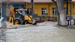 Bakırçay Döküntüsünde Sel Sonrası Yangın ve Onarım Çalışmaları Başladı