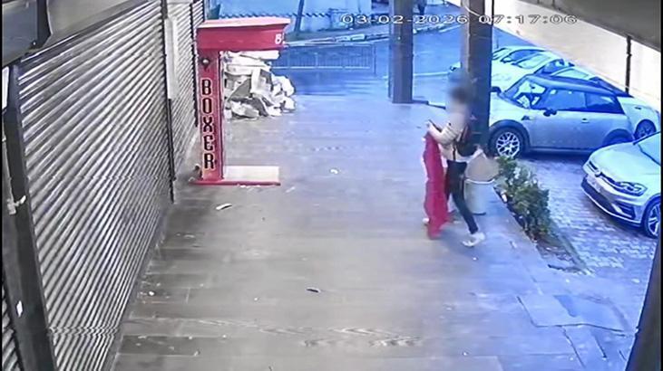 Bayrağı İndiren Şüphelinin Güvenlik Kamerasıyla Belli Olan Anları