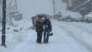 Beytüşşebap’ta Yoğun Kar ve Buzlanma Nedeniyle 1 Gün Eğitim Öğretime Ara Verildi