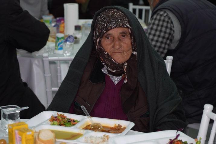 Hacıbalı Köyünde Ramazan Ortak Sofrası: Dayanışma ve Gelenek Ön Planda