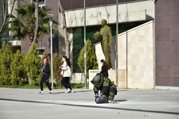 İzmir Bölge Adliye Mahkemesi’nde Bomba İhbarı ve Kontrollü İmha Tatbikatı Gerçekleştirildi