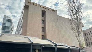 İzmir’de Kentsel Dönüşüm Sözleşmesiyle İlgili Şüphelilere Gözaltı: Sigorta ve Maaş Yolsuzluğu İddiaları