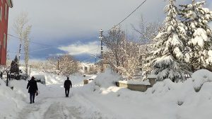 Karlıova’da Yoğun Kar Yağışı Ardından Ulaşıma ve Eğitim İçin Aldırımlar