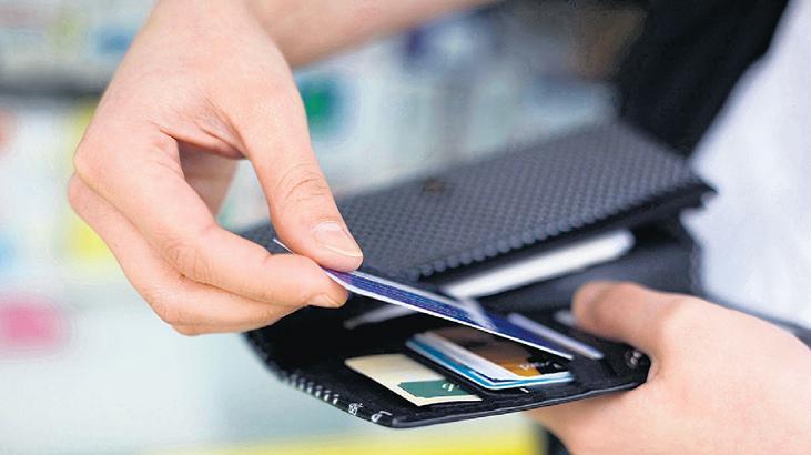 Kredi Kartlarıyla Yıllık Harcama: Market ve Gıda Öne Çıkan Tüketim Kanalı