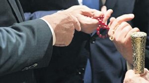Miçotakis-Erdoğan Ziyareti: Tespih Sohbetinden Ege Otlarına Uzanan Bir Buluşma Röportajı