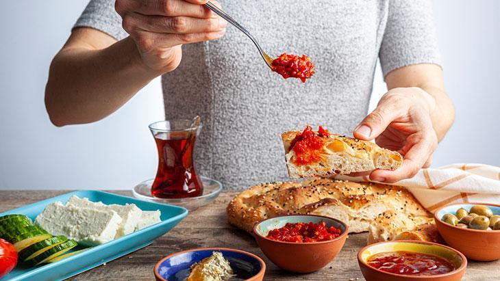 Ramazan’da Metabolik Esneklik ve Beslenme Ritmi: Oruç, Sahur ve Iftar Dengesi
