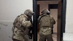 Şanlıurfa’da Jandarma Operasyonu: 545 Personel ve JİHA Desteğiyle 45 Adrese Eş Zamanlı Baskın