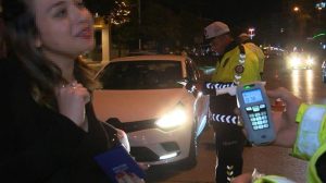 Adnan Kahveci ve Turgut Özal Caddelerinde Alkollü Sürücü Denetimi: 214 Araçta 5 Alkollü, 4 Ehliyetsiz