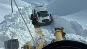 Ağrı’da Kar Engeline Karşı: Köy Yolunda Ekipler 3 Saatte Açık, Hasta Tahliye Edildi