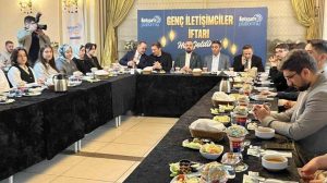 AK Parti Gençlik ve İletişim Platformu Iftar Buluşması: Tecrübeler Paylaşılarak Gençlerle Buluşuldu