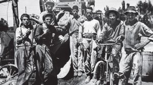 Baktığı Yerde Başka Bir Dünya: Feruz Ertürer’in 75 Yıllık Fotoğraflarından Bir Yaşam İzi