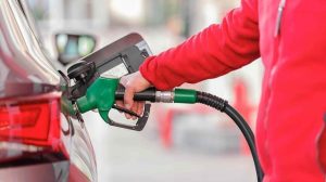 Eşel Mobil Uygulamasıyla Akaryakıt Fiyatlarında Kısa Vadeli Denge Arayışı