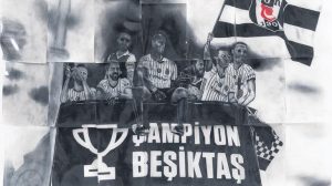 Esnek Alanlarda Futbol: Kimlikler, Tribünler ve Kolektifleşmenin Sanat İçindeki Dönüşümü