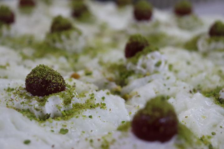 Kayseri’de 25 Yıllık Yaş Pasta Ustasıyla Güllaç Püf Noktaları