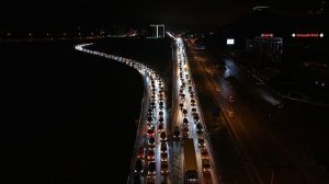 Kırıkkale’de Öğle Sonrası Trafik Yoğunluğu Gece Yarısına Kadar Sürüyor: Kilit Kavşakta D1500 metrekarelik hareketlilik