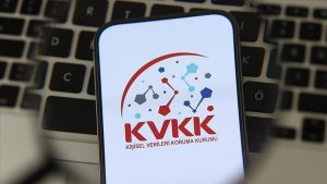 Kişisel Verilerin Korunması Uyarısı: Ortak Alanlarda Borç Bilgisi Paylaşımının Fotoğrafı Kaldırıldı