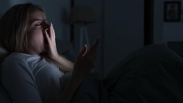 Telefon Olmadan Yatak Odasında: Uykuda Kalitenin Yeniden Keşfi