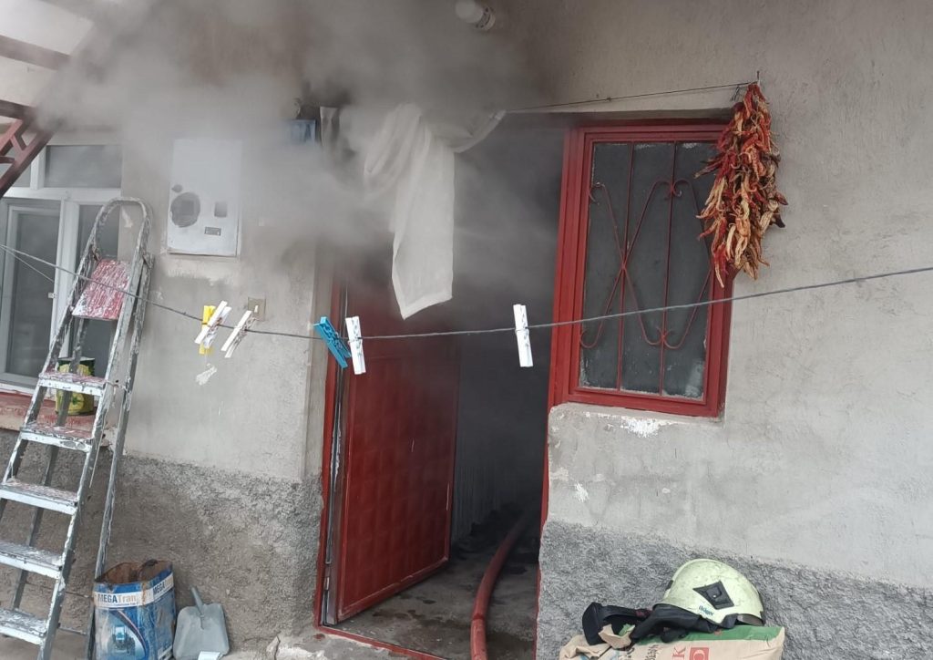Yangın Olayı Beyşehir’da: İki Katlı Evde Duman ve Can Kaybı
