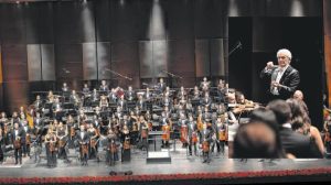 Birleşen Ufuklar: Ulusal Kimlik ile Evrensel Müzik Dili Şöleni