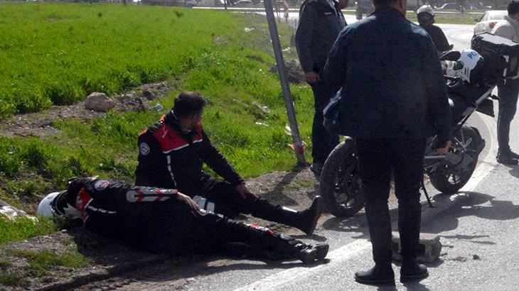 Erkenez’de Yakalama Çabası: Drift ve Makas Atma Olayında 2 Polisi Yaralandı