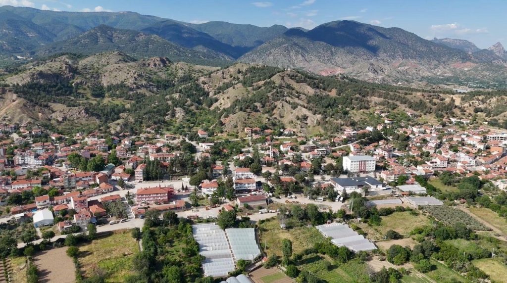 Eskişehir’in Sarıcakaya İlçesi’nde Aşırı Sıcaklar ve Bayram Günleri