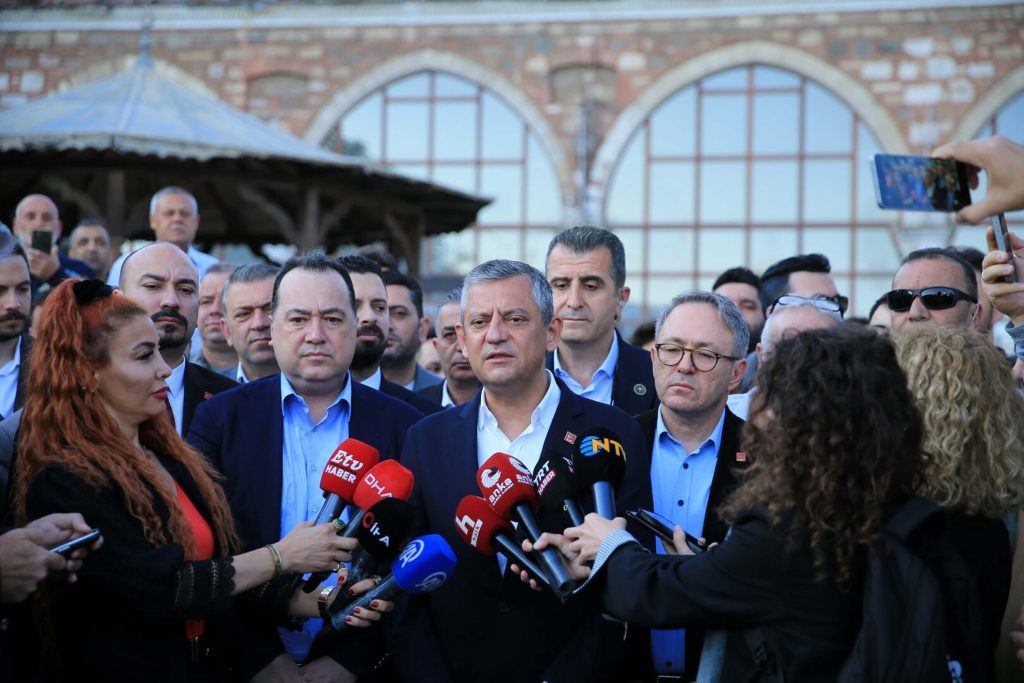 Manisa’da Bayram Sohbeti: Özel’den Parti İçin Net Mesajlar ve Dağılmayan Hedefler
