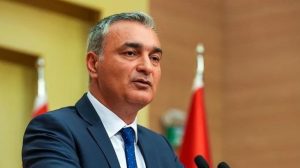 CHP İçindeki Diyalog Çabaları ve Çok Başlılık Tartışması
