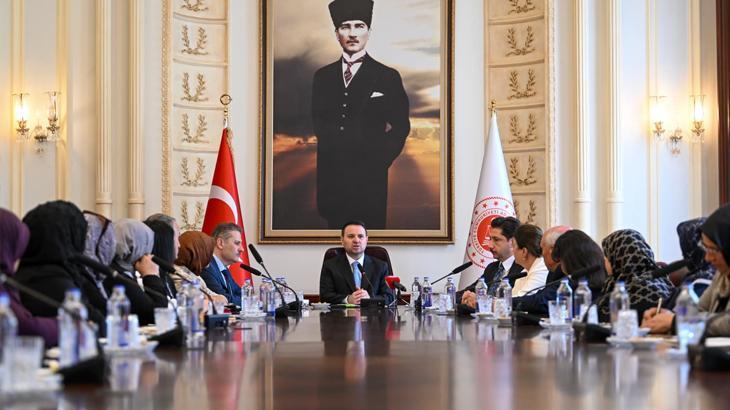 Gürlek ve HAKMED Yetkilileri ile Görüşmede Uyuşturucuyla Mücadelede Yeni Yaklaşımlar
