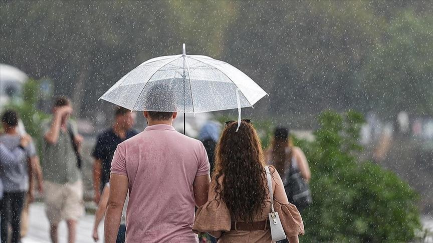 İstanbul’a Yağış ve Sıcaklık Düşüşü: Hafta Sonu İçin Hava Durumu Değişimi