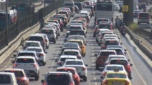 İstanbul’da Sabah Yoğunluğu: D-100 Cevizlibağ–Haliç Köprüsü Yolu Şiddetlendi
