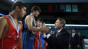 Bayraktar, Minikler Şampiyonası’Nı İzledi ve Madalyaları Dağıttı
