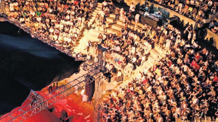 Bergama Tiyatro Festivali: Ünlüden Genç Keşfe Uzanan 30’u Aşkın Gösteri ve Atölye