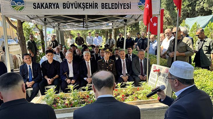 Şehit Gökbayrak İçin Anma Töreni: Mezarda Saygı Duruşu ve Aile Ziyareti