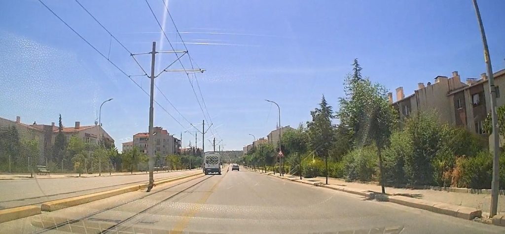 Eskişehir 75. Yıl’da Geceyarısı Yaşanan Kaza ve Sürücü İhlallerinin İzleri