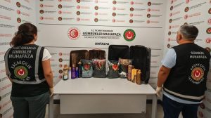 Antalya Havalimanı’nda Uyuşturucu Operasyonu: Kilogramlarca Metamfetamin Ele Geçirildi