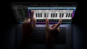 Dokunmatik Özellikli MacBook Pro: OLED ve Dinamik Ada ile Yeni Bir Deneyim