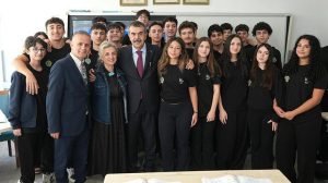 Gençler ve Öğretmenlerle Buluşan Bakan Tekin’in Kadıköy ve Ziya Kalkavan Ziyaretleri