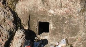 Gürpınar’da Tarihi Eser Kaçakçılığına Yönelik Operasyon ve Delil Ele Geçirme